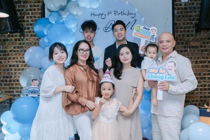 Gia đình hạnh phúc của NSƯT Nguyệt Hằng - Anh Tuấn.