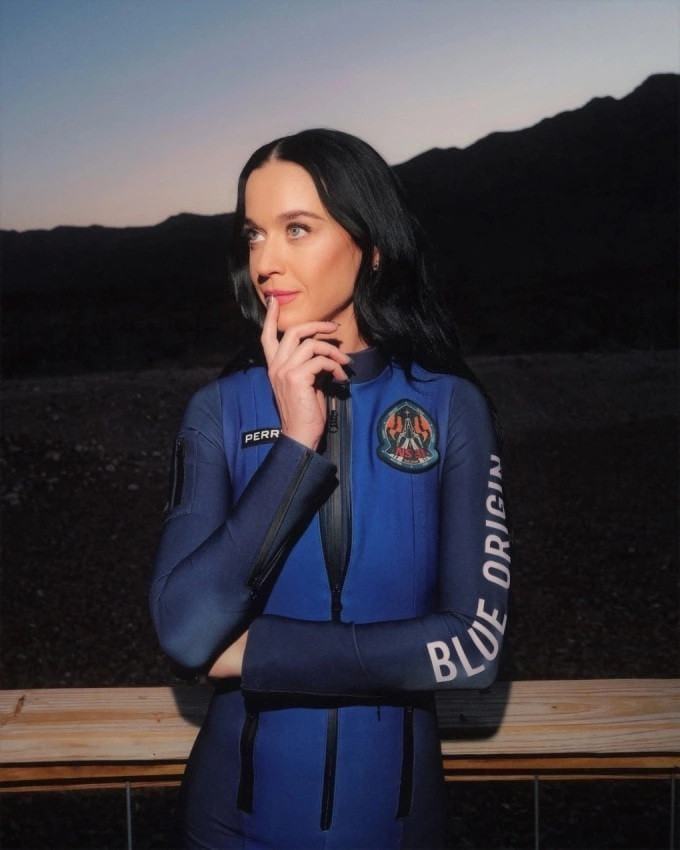 Katy Perry đã hoàn thành giấc mơ bay vào không gian. (Ảnh Blue Origin)