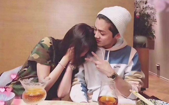 Quan Hiểu Đồng ‘bơ’ sinh nhật Lộc Hàm: Dấu hiệu rạn nứt sau 8 năm tình đẹp?