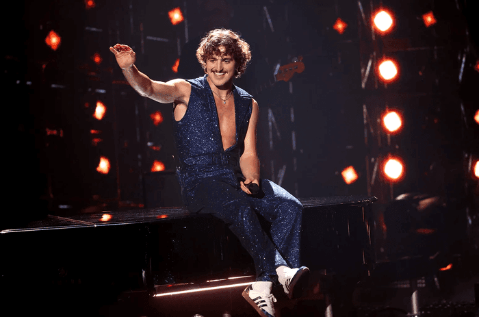 Nam ca sĩ công bố ra mắt album mới ngay trên sân khấu Coachella 2025 Ảnh 3