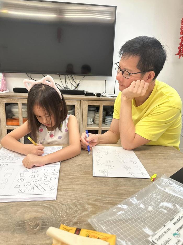 Đại gia Đức An dành thời gian để chăm sóc, dạy dỗ con gái.