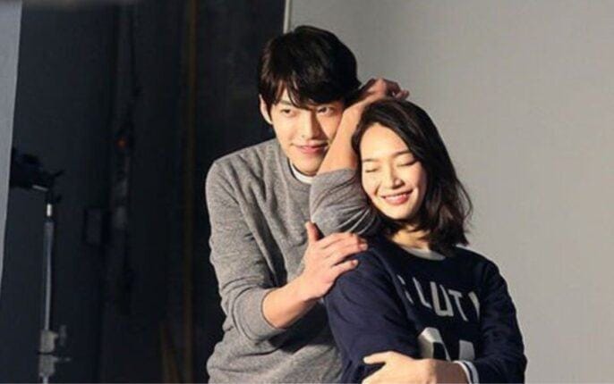 Shin Min Ah đập tan tin đồn chia tay Kim Woo Bin sau 10 năm yêu