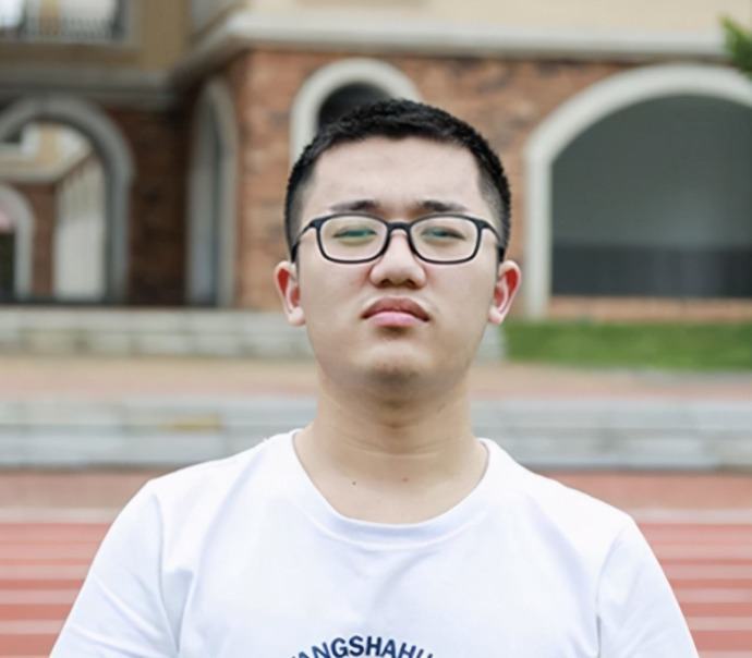 Thần đồng 15 tuổi đỗ ĐH Bắc Kinh: Hành trình từ thất bại đến vinh quang