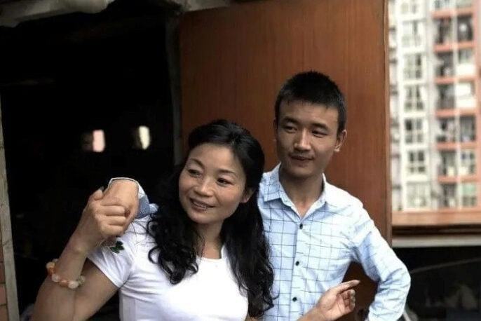 Tình yêu chênh 23 tuổi: Họ đã vượt qua tất cả để hạnh phúc