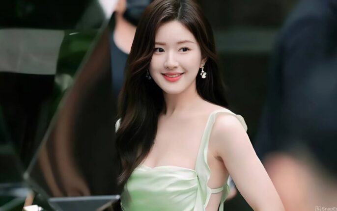 Triệu Lộ Tư gây bão với màn tái xuất sau đột quỵ: Dũng cảm hay ‘đánh bóng’?