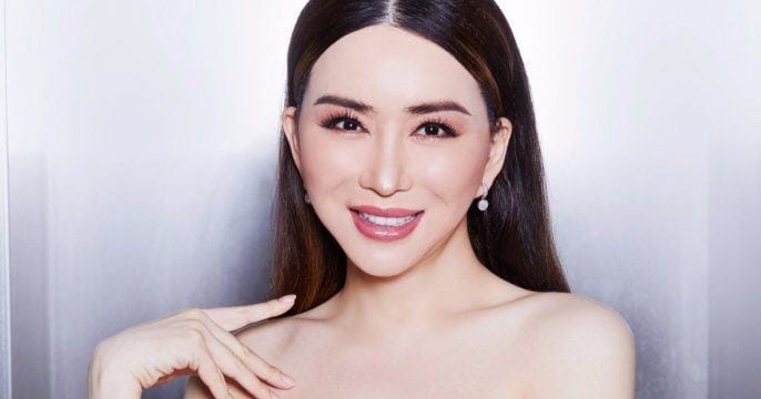 Tỷ phú chuyển giới Anne Jakkaphong bị cấm điều hành công ty sau scandal
