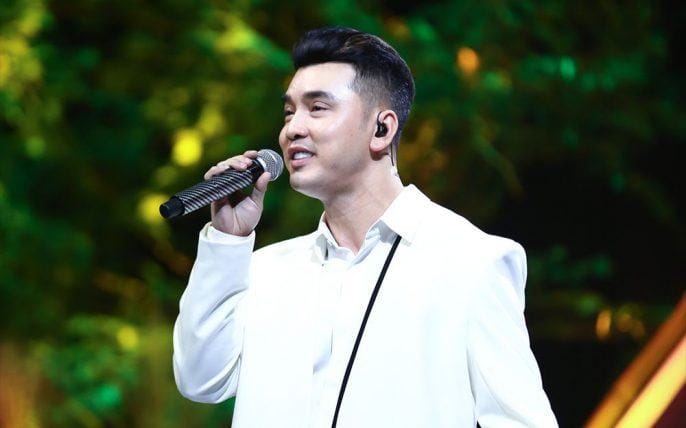 Ưng Hoàng Phúc: Từ ‘bao tải tiền cát-xê’ đến tổ ấm viên mãn