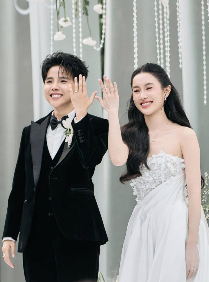 Vũ Cát Tường bên vũ công xinh đẹp: Cưng chiều bạn đời, cởi mở đời tư - 1