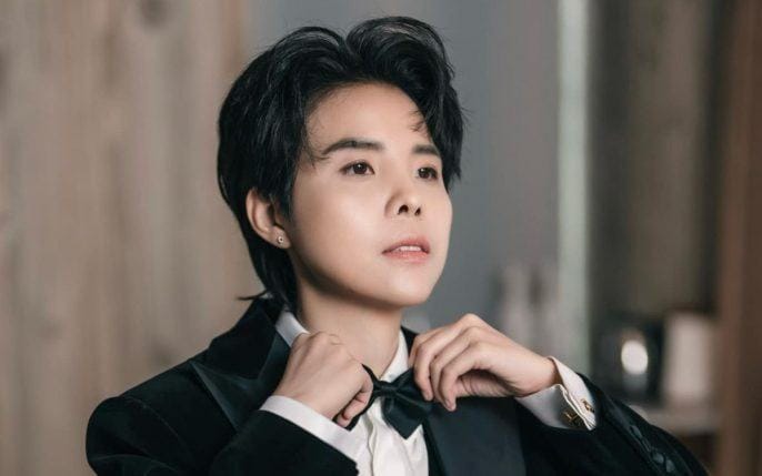 Vũ Cát Tường ‘gây bão’ mạng xã hội với loạt ảnh tình tứ cùng bạn đời