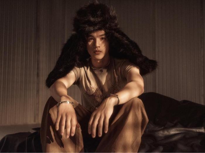 HIEUTHUHAI ‘đốt cháy’ Vpop với ‘Nước mắt cá sấu’: Tranh cãi nảy lửa, Top 2 Thịnh hành