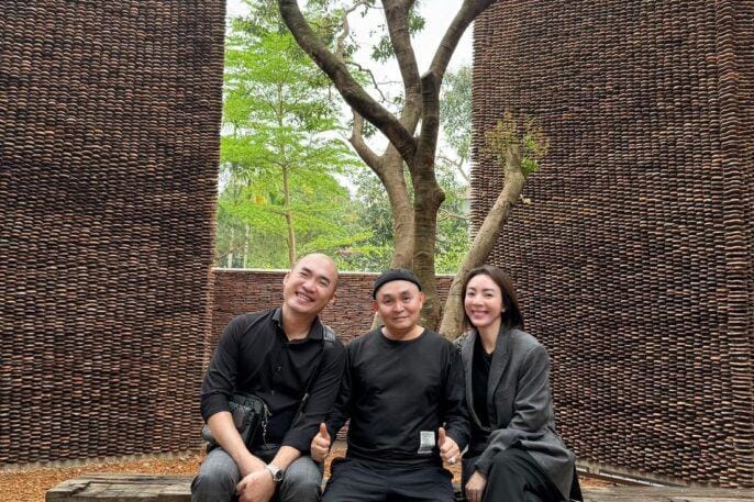 Xuân Hinh bất ngờ được đàn em tổ chức sinh nhật tại Bảo tàng đạo Mẫu