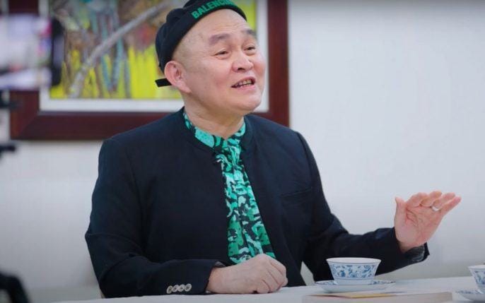 Xuân Hinh gây ‘bão’ mạng với màn nhún nhảy mặc váy đen táo bạo!