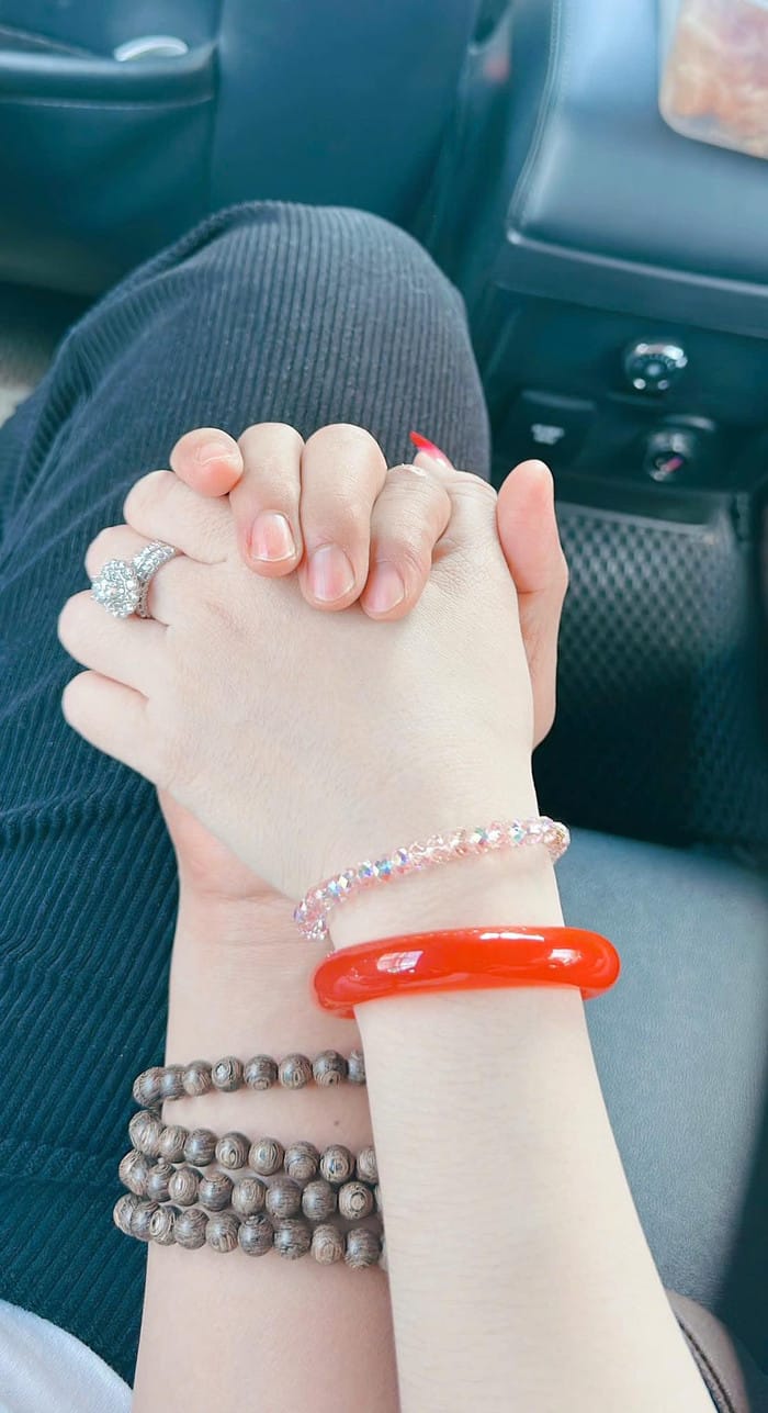 Hình ảnh hiếm hoi về vợ của Hòa Hiệp. (Ảnh FBNV)