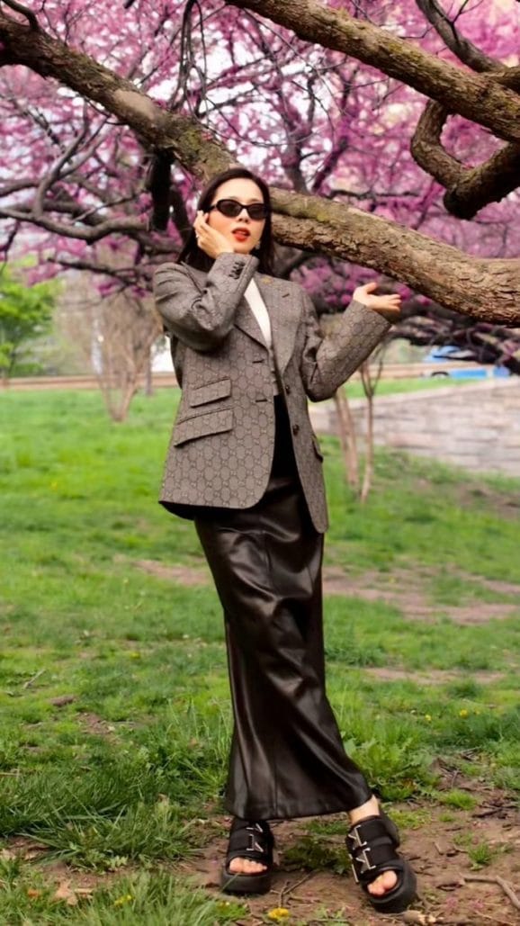 Lệ Quyên đã có một số ảnh 'sống ảo' ưng ý nhờ bạn trai hướng dẫn.