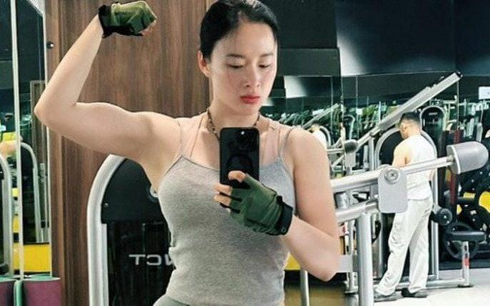 Angela Phương Trinh gây sốc với body ‘lực điền’