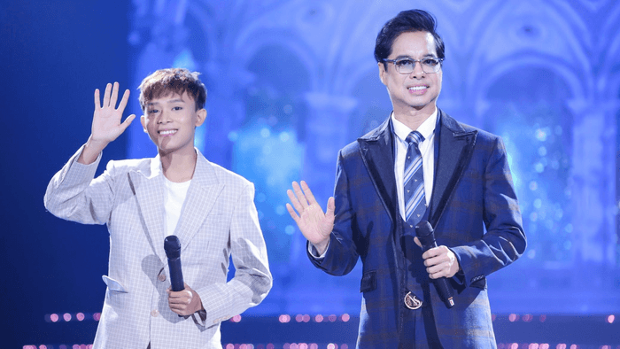 Hồ Văn Cường được danh ca Ngọc Sơn hỗ trợ giúp đỡ trên con đường nghệ thuật.