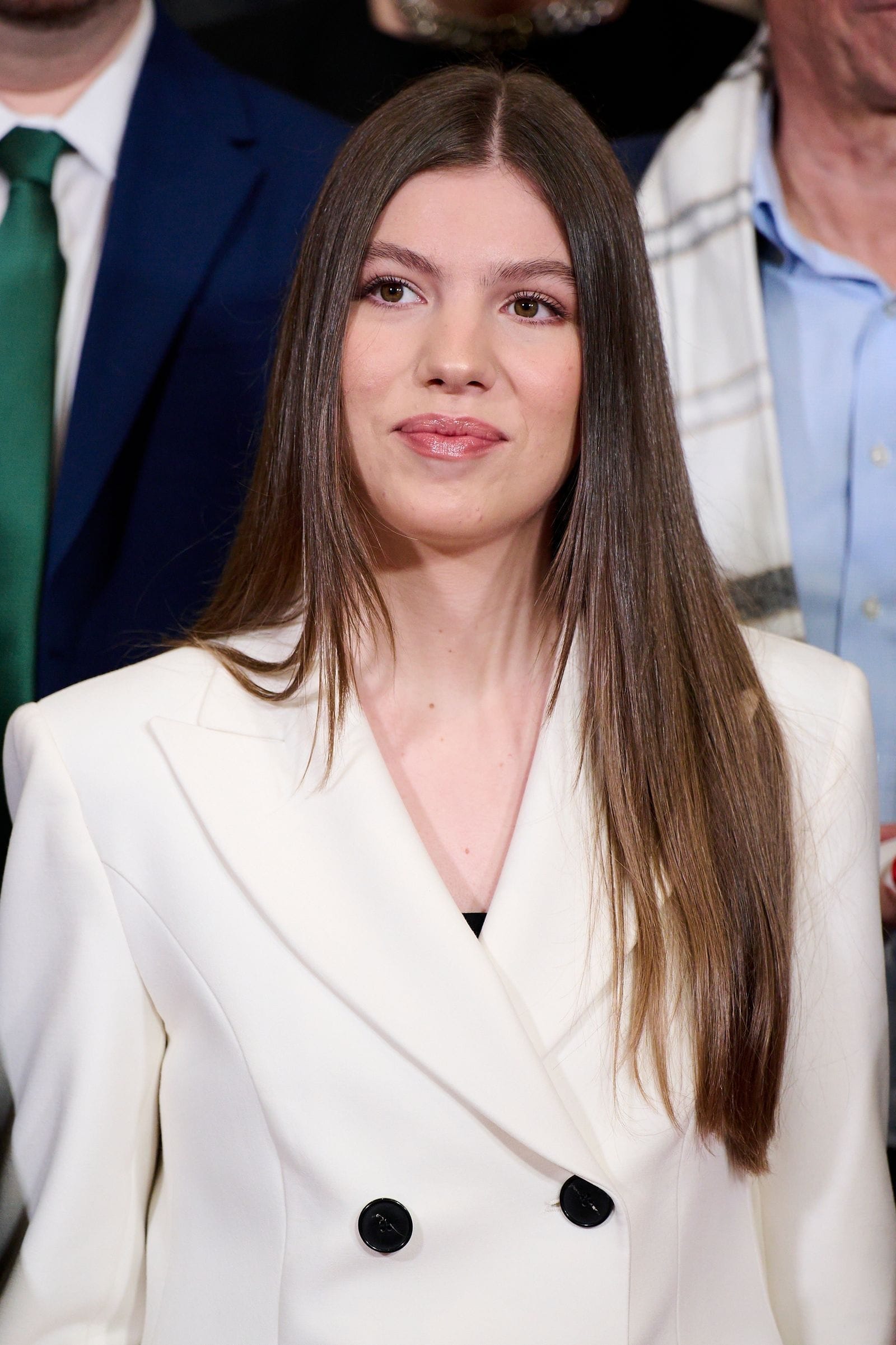 Công chúa Tây Ban Nha 18 tuổi cuốn hút như ngôi sao, gu thời trang đẳng cấp - 6