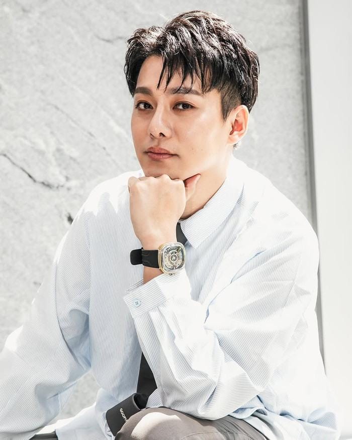 Có thông tin cho rằng nam diễn viên không đóng góp tài chính cho gia đình, không làm việc nhà nên vợ thất vọng.