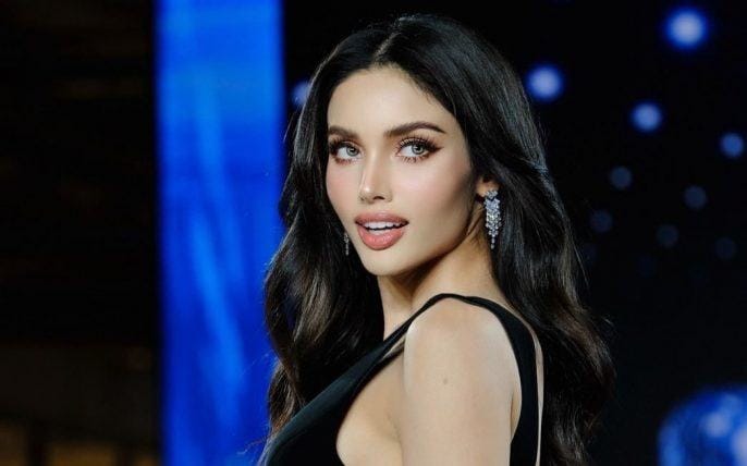 Hoa hậu Thái bất ngờ biến sân khấu thành ‘chợ online’