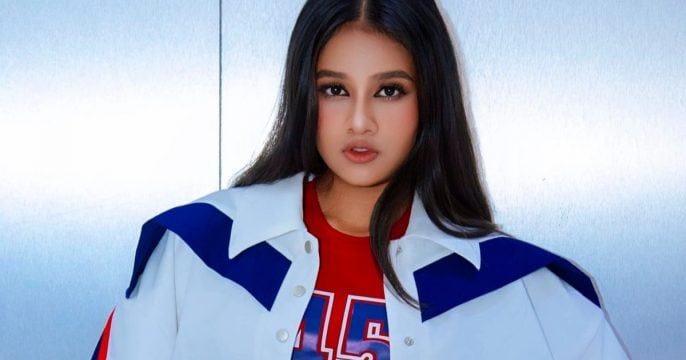 Laisha DAM: Cô bé lai ‘đốn tim’ sàn catwalk Việt với giày 15cm