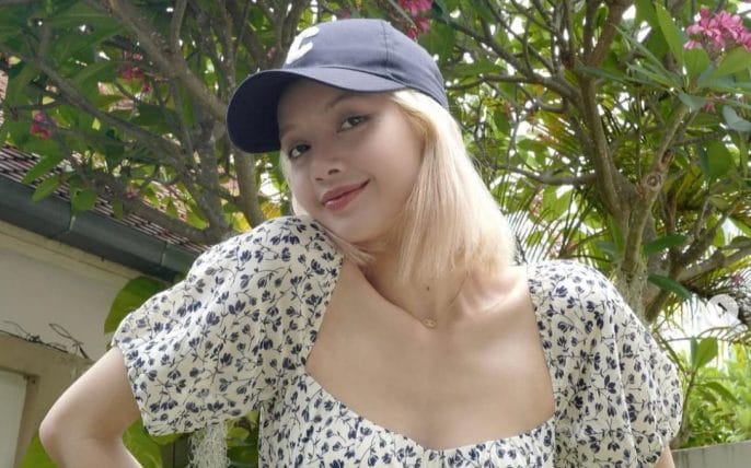 Lisa gây ‘bão’ TikTok với biệt thự tiền tỷ và đôi chân dài miên man