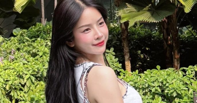 Mie vượt qua nỗi sợ nói lắp để tỏa sáng trên sân khấu đua xe