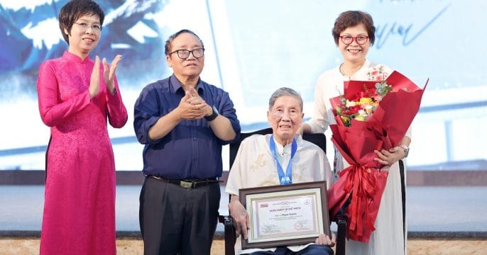 Nhạc sĩ Phạm Tuyên – ‘Hiệp sĩ Dế Mèn’ của âm nhạc thiếu nhi