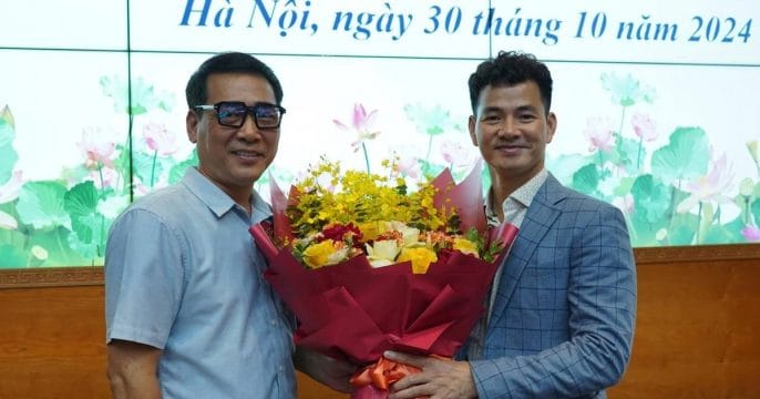 NSƯT Kiều Minh Hiếu chính thức ‘lên đời’ tại Nhà hát Kịch Việt Nam