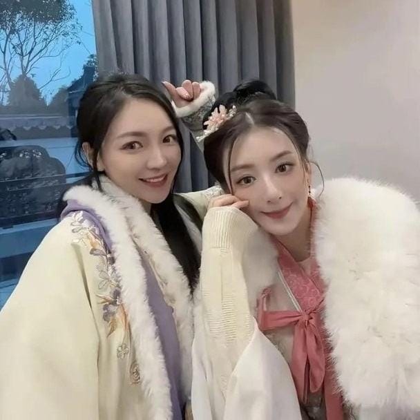 Cô gái đi cùng Quách Phú Thành