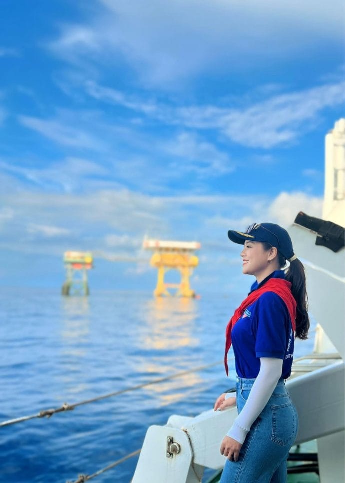 Thu Quỳnh ở Trường Sa