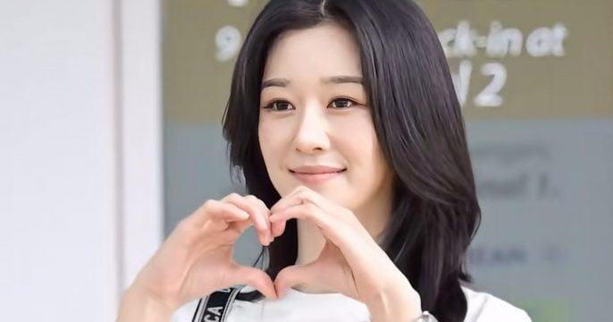 Seo Ye Ji gây bão tại Việt Nam với phong cách giản dị