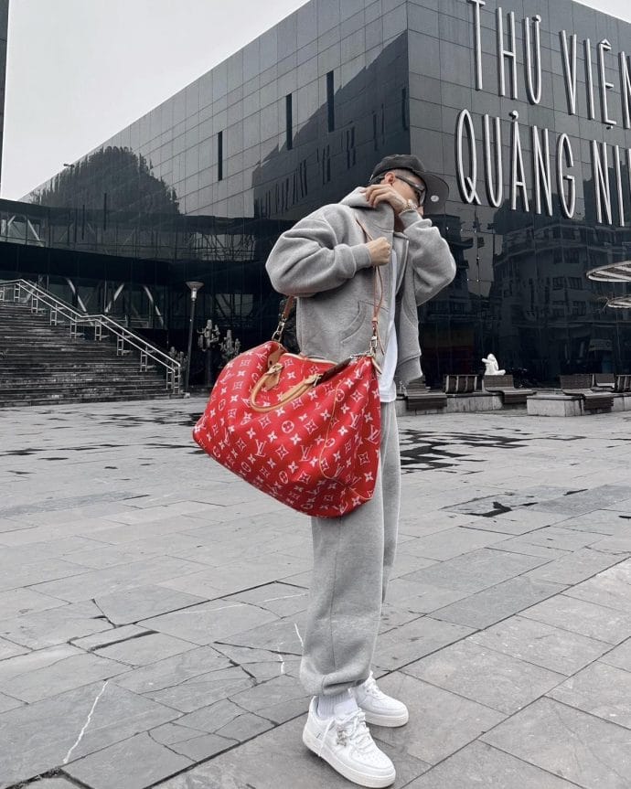 Sơn Tùng M-TP diện đồ 1,4 tỷ đồng đi chợ, đeo đồng hồ Rolex ngồi trà đá - 6