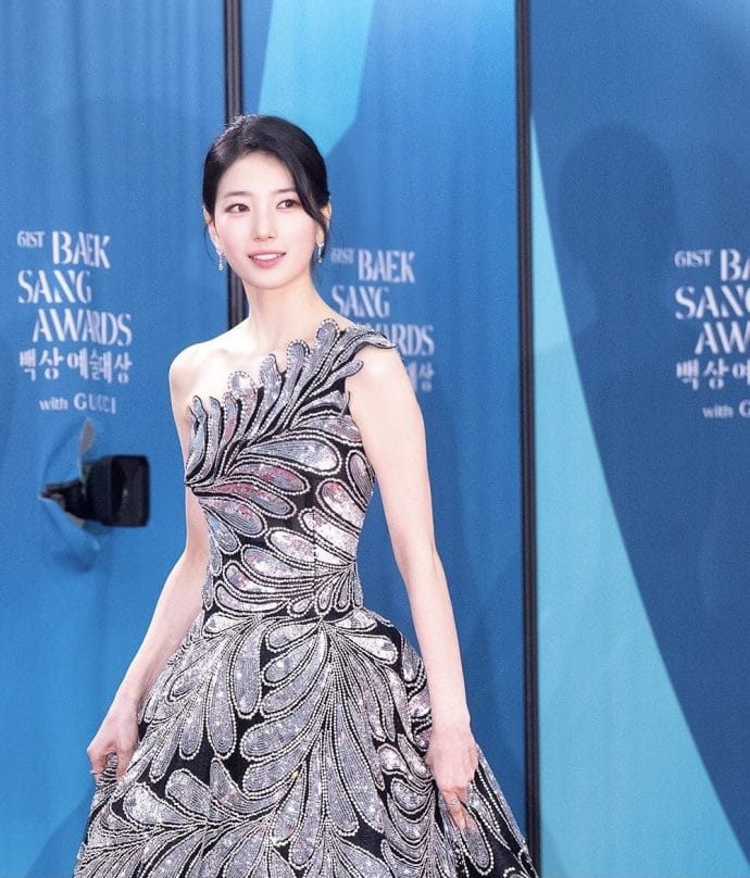 Suzy trên thảm đỏ Baeksang
