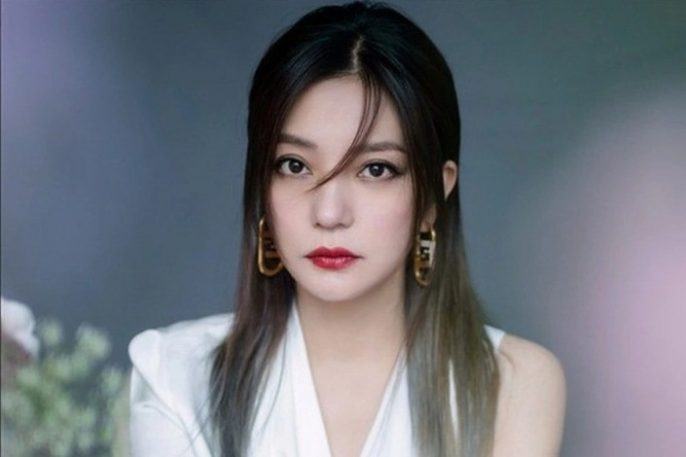 Triệu Vy và Trần Khôn: Từ cạch mặt đến bất ngờ xuất hiện cùng nhau