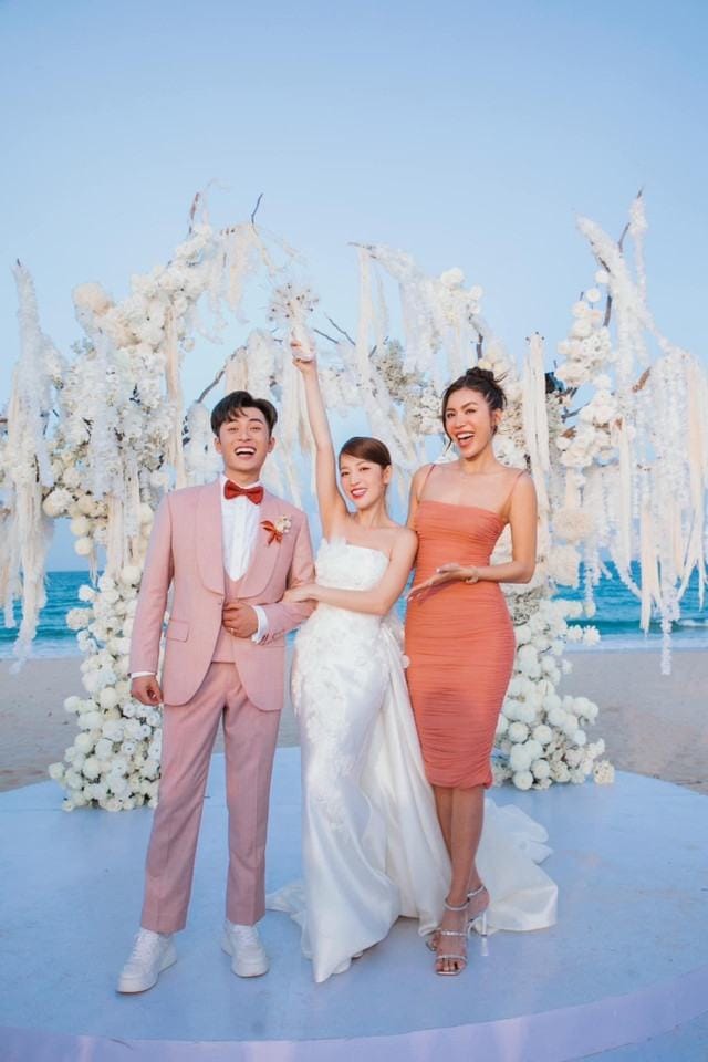 Minh Tú tại đám cưới của Puka - Gin Tuấn Kiệt hồi 2023.