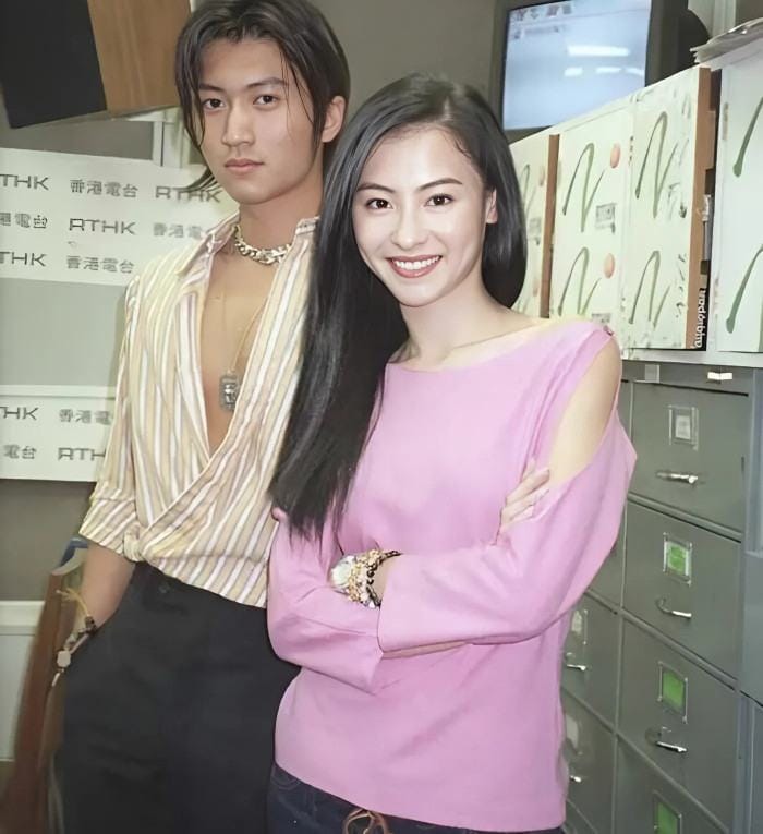 Vương Phi và Tạ Đình Phong từng chia tay rồi tái hợp, hạnh phúc đến nay.