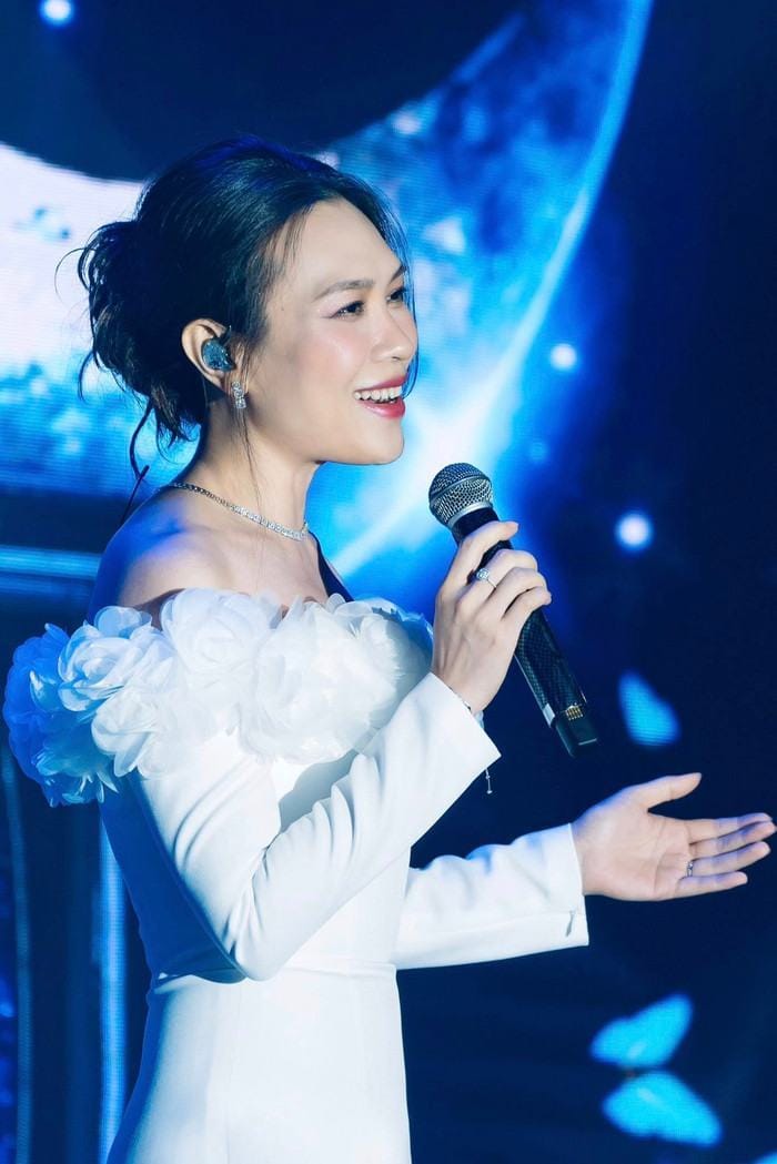 Mỹ Tâm cho biết bí quyết trẻ lâu chính là 'không nghĩ mình lớn'.