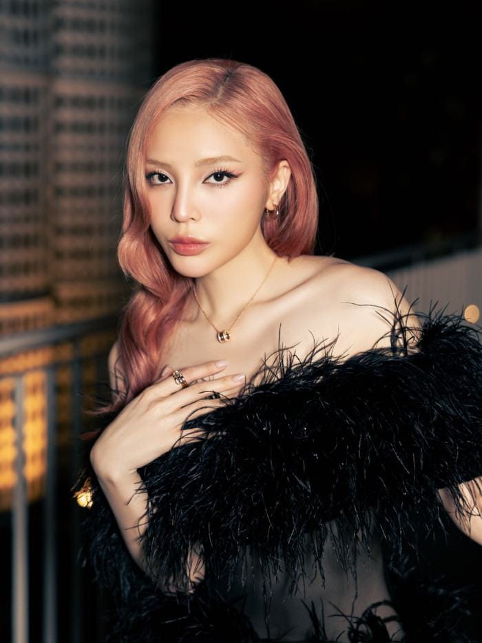 Hoa hậu Kỳ Duyên bị công chúng réo gọi trên khắp các diễn đàn nhan sắc.