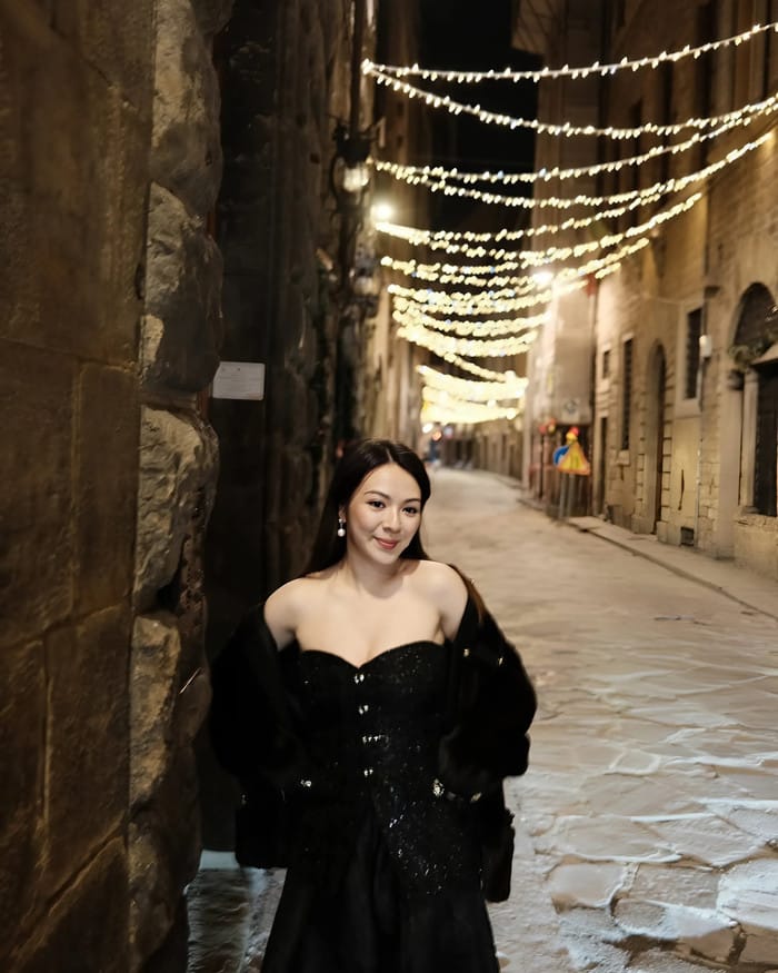 Nữ diễn viên Vương Tổ Hiền vướng nghi vấn hẹn hò trai trẻ.