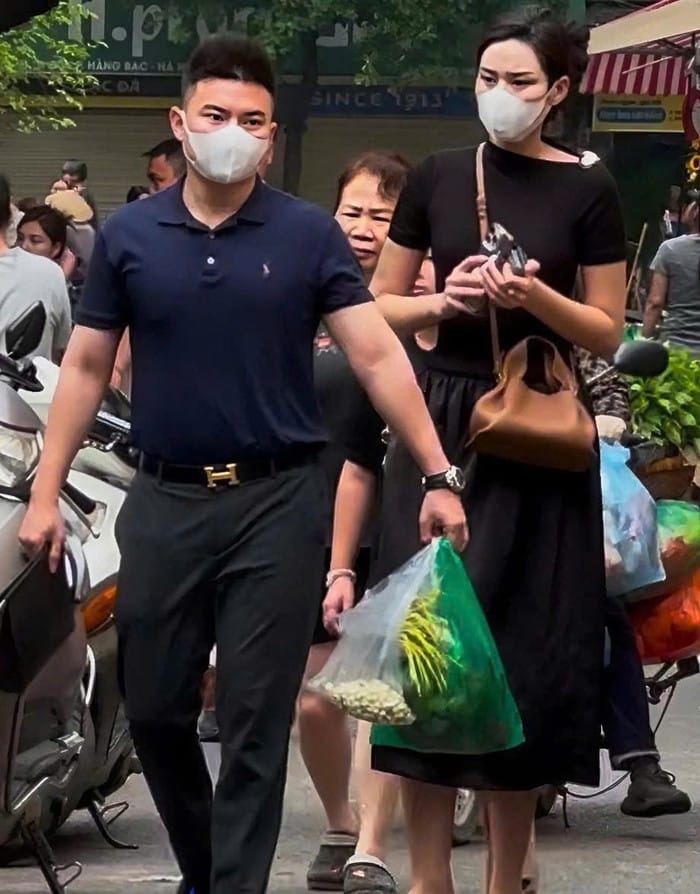 Đỗ Thị Hà cùng bạn trai tin đồn, sự thân mật và thoải mái giữa cặp đôi đã làm dấy lên nghi vấn về một đám cưới không xa. (Ảnh: Toidauxoan)