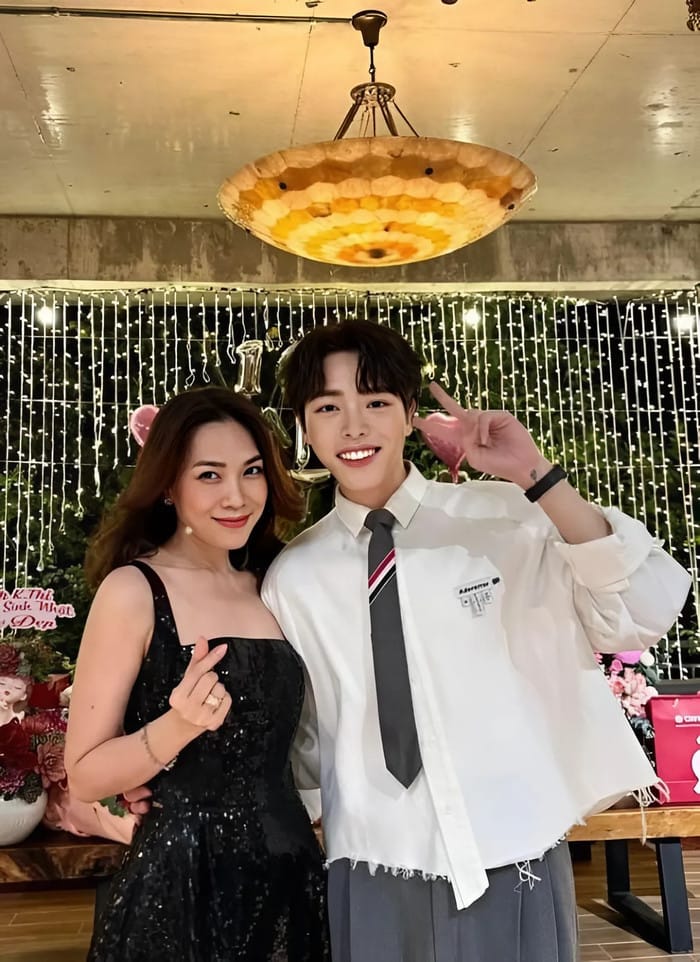 Nam ca sĩ đã hình thành cho mình một bản lĩnh riêng, ít nhiều được truyền cảm hứng từ chính người thầy đặc biệt: Mỹ Tâm. (Ảnh sưu tầm)