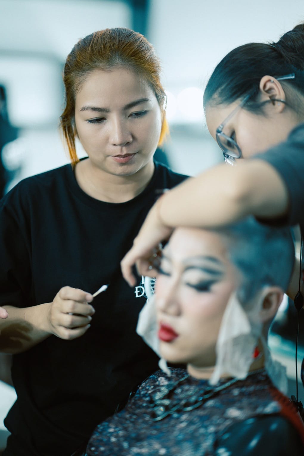 Lâm Nguyễn trong quá trình hóa trang