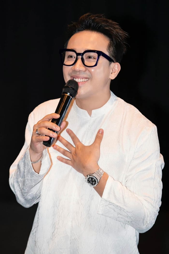 Câu chuyện của Trấn Thành nhắc chúng ta rằng, ngoại hình của nghệ sĩ không nên trở thành công cụ để soi mói hay đánh giá năng lực. (Ảnh FBNV)