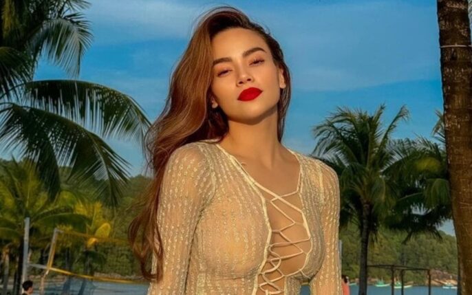 Hồ Ngọc Hà gây bão với váy ren xuyên thấu, fan ‘réo tên’ thi Miss Universe